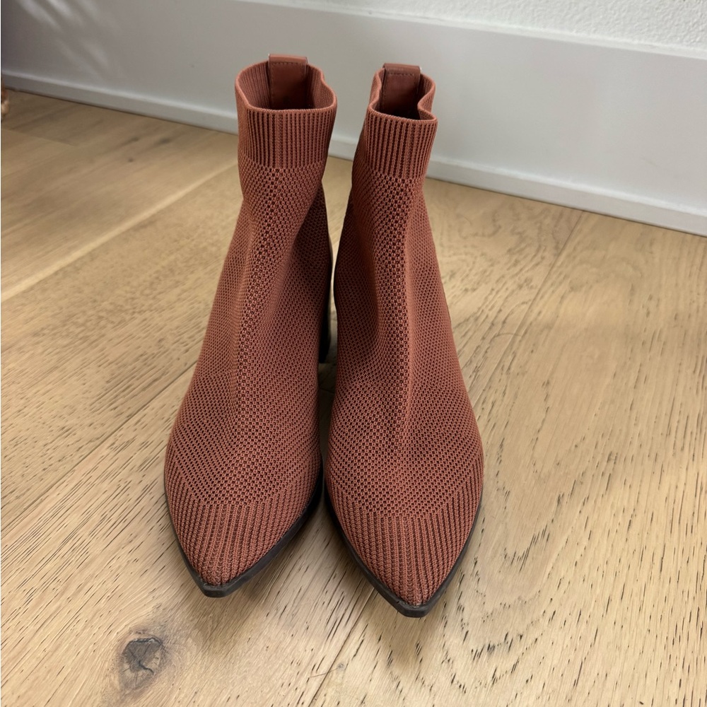 Everlane Rust/Chestnut Knit Ankle Boots